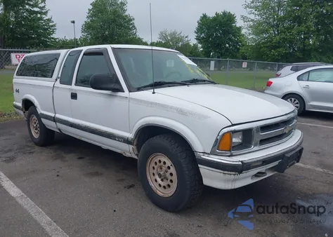 1996 Chevrolet S Truck S10 z USA, uszkodzony, nr VIN 1GCDT19X0T8169679